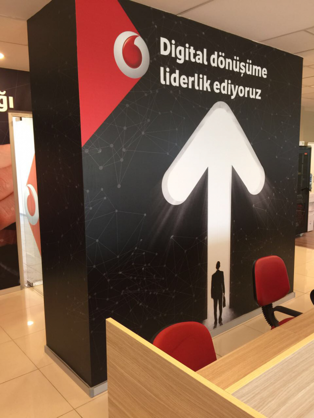 Vodafone Kurumsal Satış bayisini tabela ve iç mekan uygulamları yapıldı. - (14/03/2014)